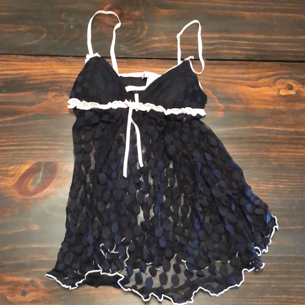 Black lacy lingerie - Picture 1 of 1